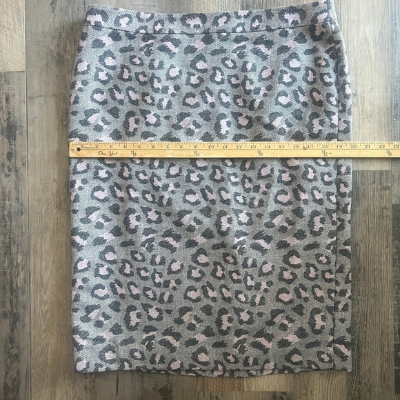 Talbots Women's Pencil Skirt Gray Pink Leopard Print Size 14 - Picture 3 of 8